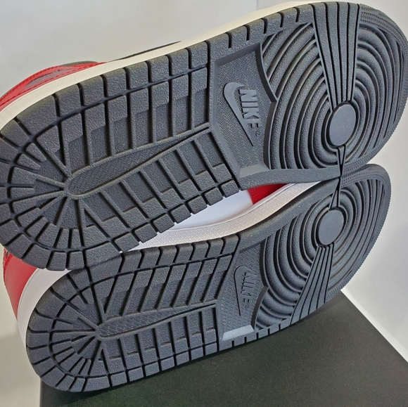 Air Jordan 1 mid Chicago toe - Picture 5 of 8